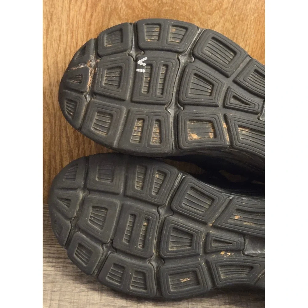 New‎ Balance 680 Lace Up Running Shoes Youth Size 4 Triple Black